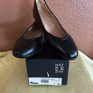 Naturalizer Vivienne, Black Leather - 8 SHOE IS A NARROW FIT!!!